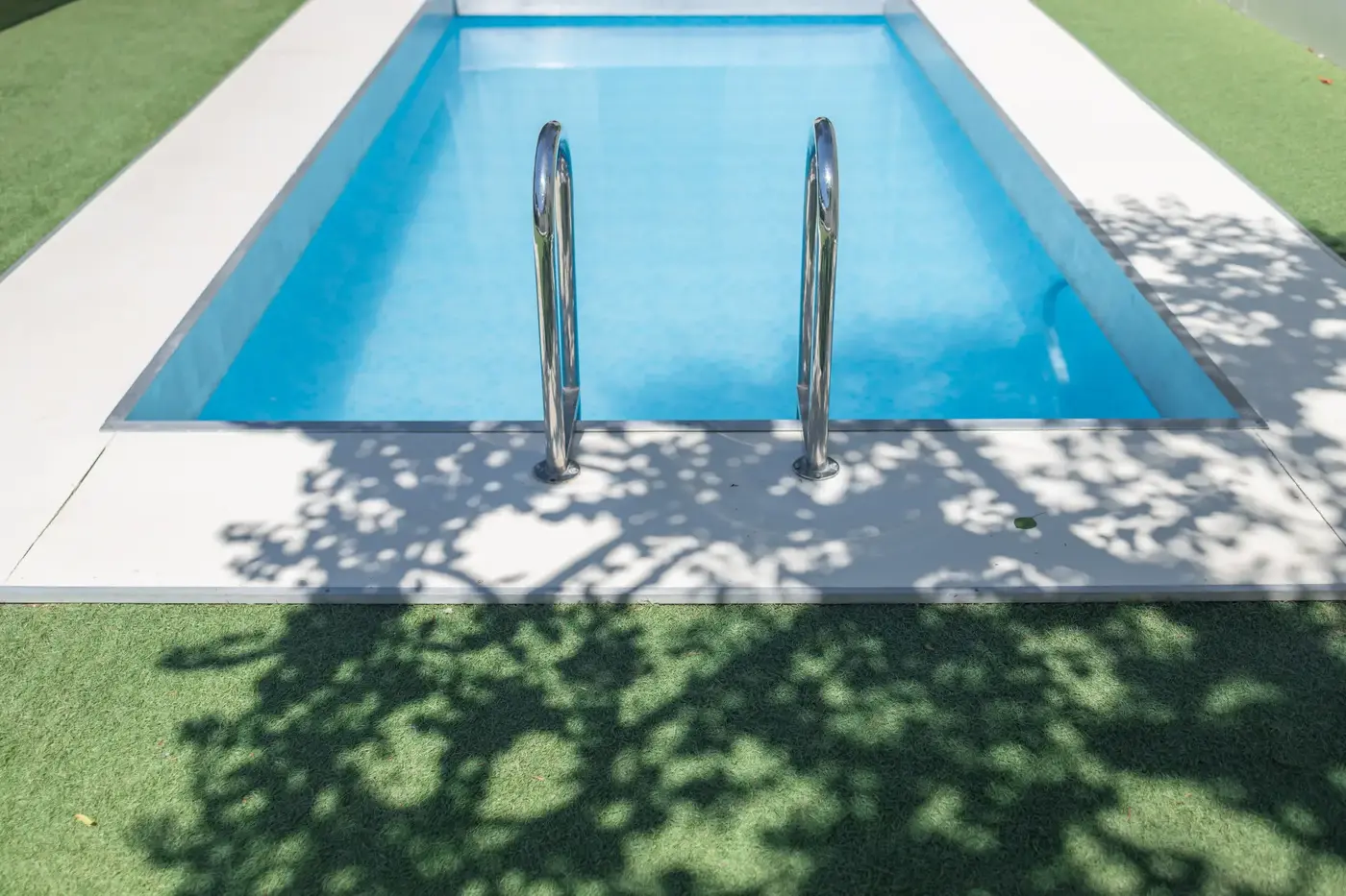 Cloudy and green pool water causes and fixes for Ontario swimming pools