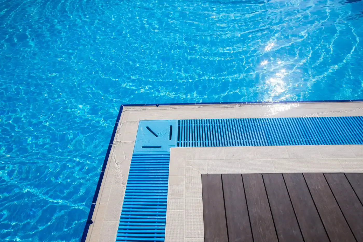 Pool coping and deck materials guide for Greater Toronto Area backyards